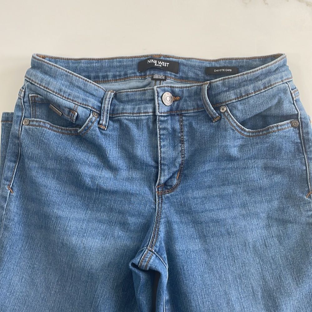 NINE WEST Women's Chrystie Denim Capri Size 4 - Picture 6 of 9